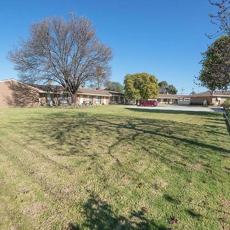 Jacaranda Holiday Units Swan Hill Exterior foto